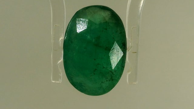 Brazilian Budh Ratna 5.1 Carat — video