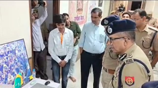 MANT-कैमरों में कैद बरसाना की हर हलचल, आला अधिकारियों ने लिया, सुरक्षा का जायजा,,
