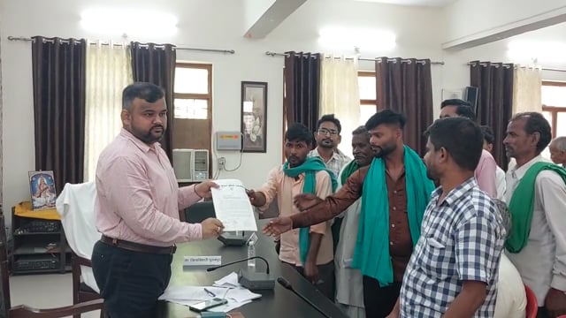 लेखपाल पर किसानों को परेशान करने का आरोप, भाकियू ने हटाने की मांग