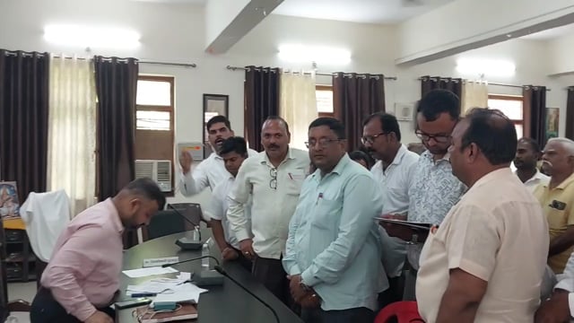 22 सितंबर से अतिरिक्त हल्के के कार्य का बहिष्कार करेंगे लेखपाल