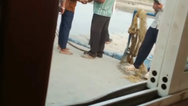  वृंदावन कैसीघाट पर अनियमताओं के साथ अवैध वसूली का खेल चल रहा है जिसका वीडियो हुआ वायरल