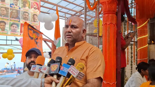 बृजघाट गंगा आरती स्थल पर हर्षोल्लास से मना राधा जन्मोत्सव, उमड़े श्रद्धालु*