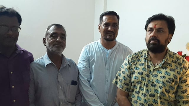 वडोदरा शहर के हरनी इलाके में ओम रेजीडेंसी को-ऑप ने दिव्येशभाई पटेल के घर पर गणपति के मौके पर सत्यनारायण भगवान की कथा का 