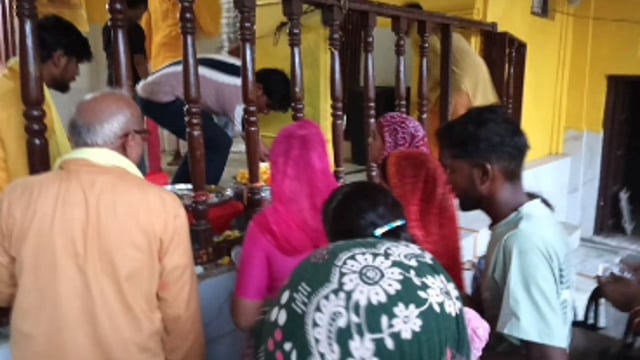 MANT-सुबह होते ही मानसरोवर में मची आस्था की धूम, उमड़ा,जनसैलाब,,