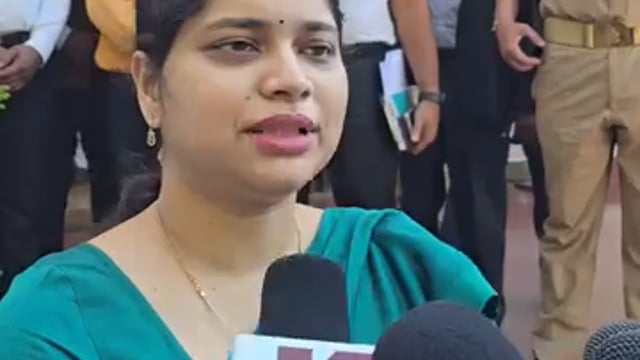 जिलाधिकारी महोदया ईशा प्रिया ने मीडिया कर्मियों को दी बाइट, चयनित अभ्यर्थियों को दी शुभकामनाएं