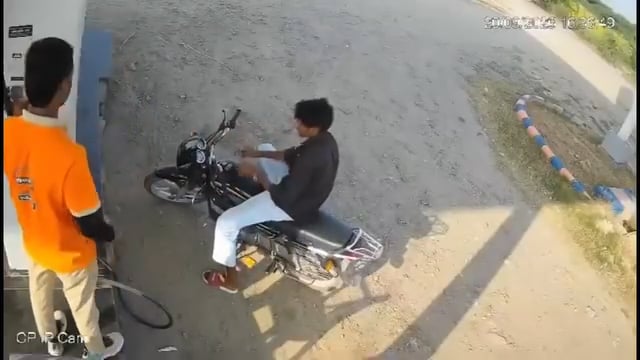 जयपुर ग्रामीण पुलिस थाना नरेना थाना का मामला है पीगुन रोड़ साली पेट्रोल पंप