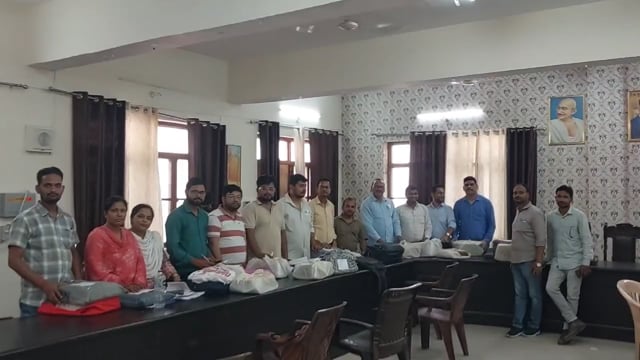 मांगें पूरी न होने पर लेखपालों ने अतिरिक्त हल्के का कार्य छोड़ा, कार्यालय में जमा किए दस्तावेज