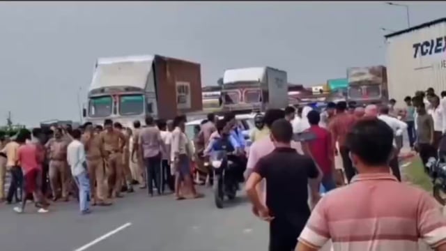 फरह थाना क्षेत्र में नेशनल हाईवे पर पोरी के पास हुआ भीषण सड़क हादसा 