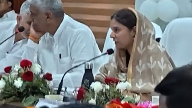 शामली-दिशा की मीटिंग में सांसद इक़रा मुनव्वर हसन ने अधिकारियों से पूछा-भाजपा में हो क्या?रालोद में हो क्या?