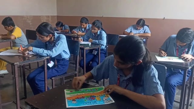 डी मोनफोर अकादमी में सजा रचनात्मकता का रंग!“मेरे सपनों का भारत” विषय पर आयोजित हुई चित्रकला एवं निबंध प्रतियोगिता। विद्यार्थियों ने अपनी कल्पनाओं और विचारों को कागज़ पर खूबसूरती से उकेरा। इस प्रतियोगिता के जरिए बच्चों की रचनात्मकता और स्किल को मिला नया आयाम।