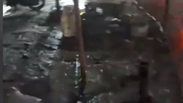 भागलपुर हंसडीहा मुख सड़क मार्ग NH=133 ई मुख सड़क मार्ग रजौन बाजार में बारिश की पानी से दुकान हुए जल जमाव 