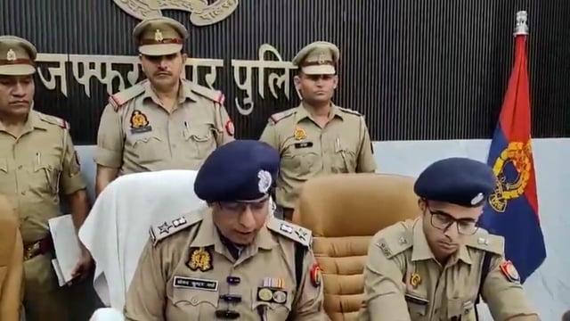 मीरापुर पुलिस ने किया बड़ा खुलासा! 🚔
अवैध पटाखों के कारोबार का भंडाफोड़!