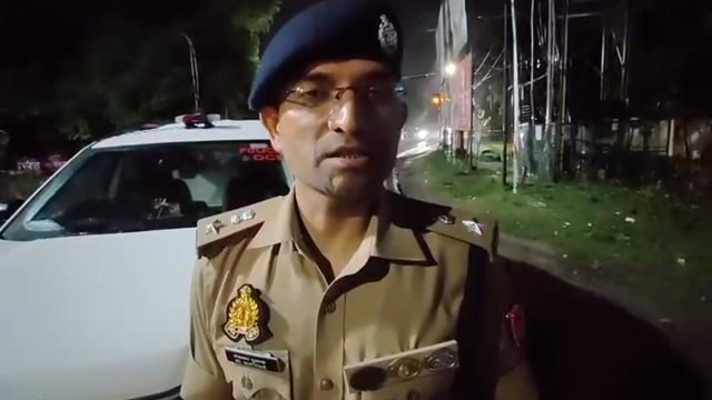 Lko Big Breaking 

राजधानी लखनऊ के थाना पीजीआई क्षेत्र अंतर्गत आपस में पड़ोसी दो पक्षों के बीच हुयी!!
मारपीट में घायल व्यक्ति की मृत्यु के संबंध में पुलिस उपायुक्त दक्षिणी द्वारा दी गयी बाइट!!