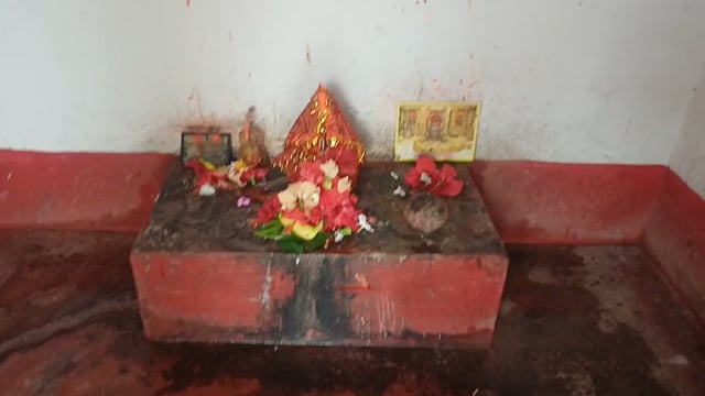 अनंत चतुर्दशी पर मंदिरों में उमड़ी श्रद्धालुओं की भीड़, महिलाओं ने 14 गांठों वाला अनंत सूत्र धारण कर सुख-समृद्धि की कामन