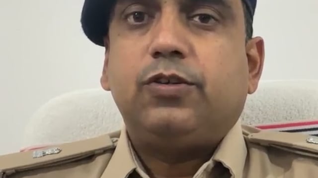 अवैध मादक पदार्थों पर बलरामपुर पुलिस की बड़ी कार्रवाई 50 लख रुपए के किमत का मादक पदार्थ गांजा जप्त।
