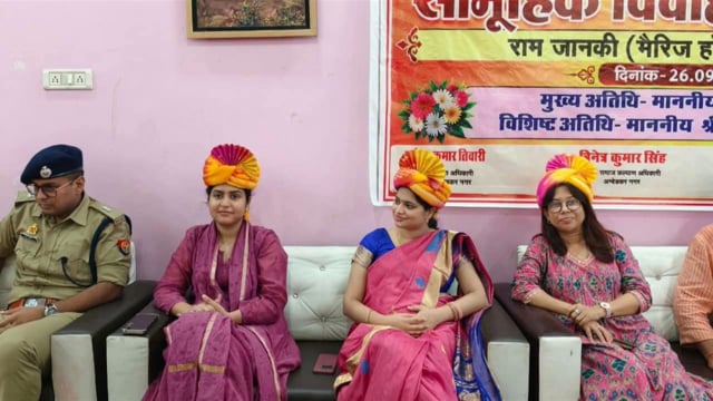 सामूहिक विवाह समारोह में पहुंचीं डीएम ईशा प्रिया व एसपी प्राची सिंह
