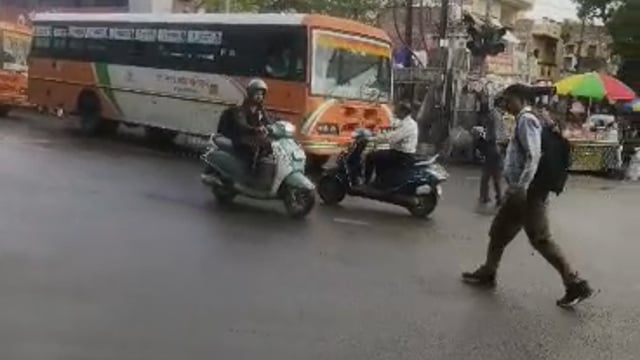 अपर पुलिस आयुक्त सचिंद्र पटेल की शक्ति है घशहर में देखने  मिली हर चौराहे पर 50 मीटर की दूरी पर ही खड़े होंगे सभी वहांन