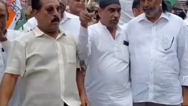 रूड़की! कांग्रेस कार्यकर्ताओं ने निकाला पैदल मार्च! ज्ञानेश कुमार और प्रधानमंत्री का किया पुतला दहन!