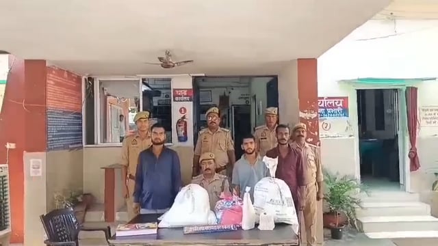 तू डाल डाल तो,मैं पात-पात के तर्ज पर सकलडीहा पुलिस की कार्यवाही,शराब के साथ तीन तस्कर हुए गिरफ्तार