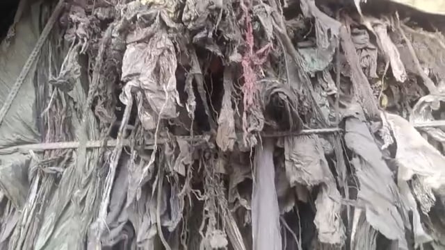 मुजफ्फरनगर मे पन्नी कचरे से भरे ट्रकों का रोजाना आवागमन...

वीडियो डालने से कोई खास फर्क तो किसी पर पड नहीं रहा लेकिन कुछ जागरूक लोग आवाज उठाते रहते हैं.....