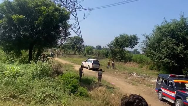 हापुड़ मोदीनगर रोड़ बदनौली पुलिया के पास अमन नामक युवक का शव मिला है, जिसके सिर पर चोट के निशान हैं