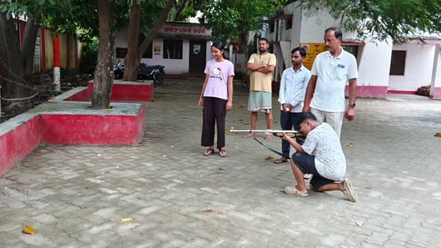बच्चों की प्रतिभा को सुधारने में लगे डा अजय