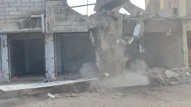 बार्शीटाकळी शहर मध्ये जुने कोर्ट पासून ते खोलेश्वर मंदिर पर्यंत अतिक्रमण काढण्यात आले एन एम न्यूजरिपोर्टर रामदत्त राठोड 