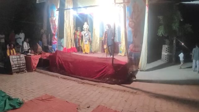 कुम्हा में रामलीला की धूम, शिवलेश्वर महादेव मंदिर बना आस्था का केंद्र