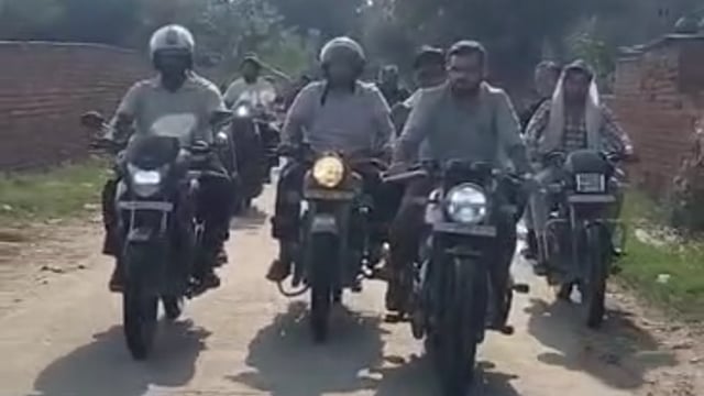 MANT-सड़क पर उतरीं नगर आयुक्त, बाइक से किया वार्ड 33 का निरीक्षण… वजह जानकर,चौंक जाएंगे,,