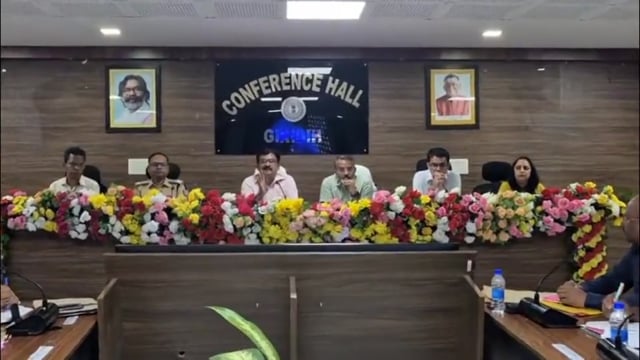 मतदाता सूची के विशेष गहन पुनरीक्षण (SIR-2026) के प्रभावी क्रियान्वयन को लेकर मु नि पदाधिकारी, ने की समीक्षा बैठक 