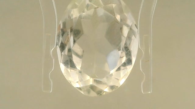 Indian Sphatik 11.97 Carats — video