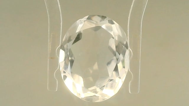 Indian Sphatik 6.14 Carats — video