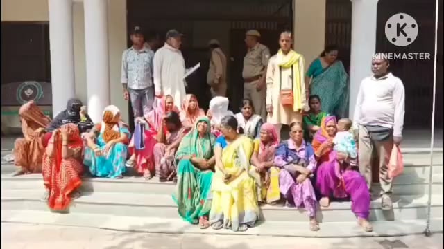 वृन्दावन कांशीराम कालोनी में रहने वाले परिवारों के लिए वैकल्पिक व्यवस्था की मांग।