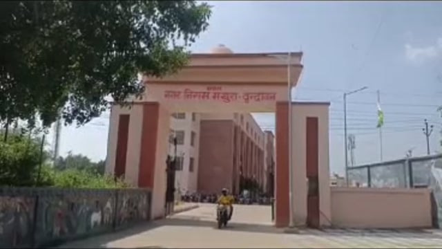 MANT-पानी में डूबी राह या रास्ते पर कब्जे का खेल? पथवारी मोहल्ले में,उठे सवाल,,