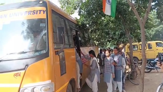 सोनई:श्रीरमेश चंद्र इंटर कॉलेज ने आयोजित किया शैक्षणिक भ्रमण,छात्र-छात्राओं को मिली 100 से अधिक पाठ्यक्रमों की जानकारी 