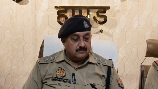 हापुड़ पुलिस ने कार्यवाही करते हुए आदर्श नगर निवासी अमन सागर हत्याकांड की घटना में संलिप्त 02 अभियुक्त गिरफ्तार 