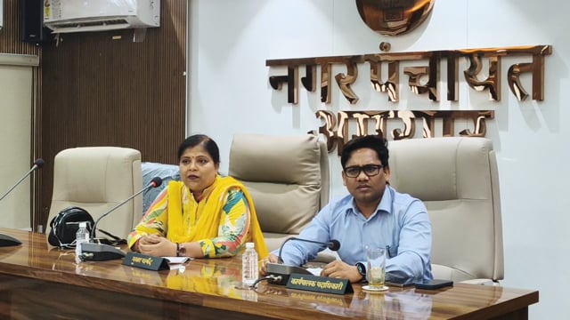 नगर पंचायत के सामान्य बोर्ड की बैठक, सफाई कर्मियों की मनमानी पर फूटा पार्षदों का गुस्सा।