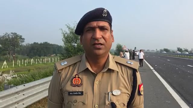 अम्बेडकरनगर- शुक्रवार की सुबह जैतपुर थाना क्षेत्र के गोरखपुर लिंक एक्सप्रेस-वे पर किलोमीटर संख्या 85 पर हुए भीषण सड़क