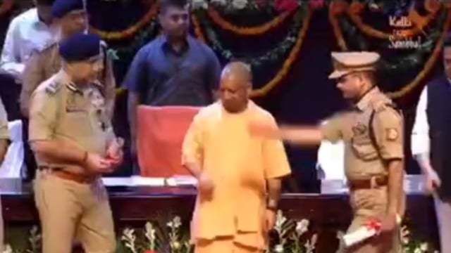 बहसूमा के जांबाज  संभल में तैनात, श्री कुलदीप कुमार अहलावत पुलिस उपाधीक्षक मुख्यमंत्री महोदय से सम्मान प्राप्त करते हुए