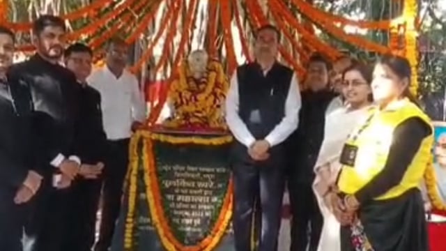 MANT-बापू और शास्त्री को नमन, डीएम ने बताया समाज में भाईचारा बढ़ाने का, रास्ता,,