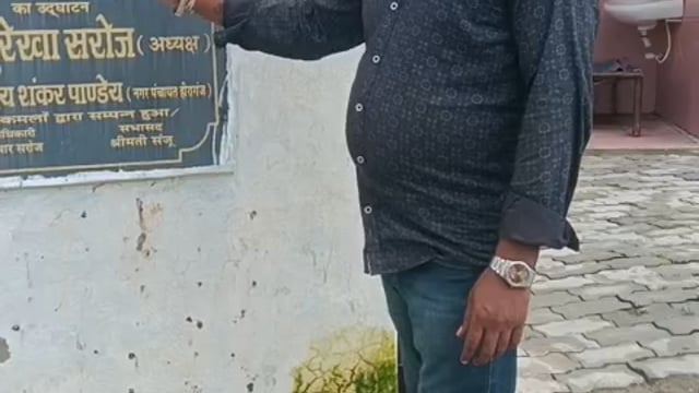 मानकविहीन शौचालय निर्माण पर उठे सवाल जिम्मेदारों की कार्यप्रणाली पर सवालिया निशान#latest_news 