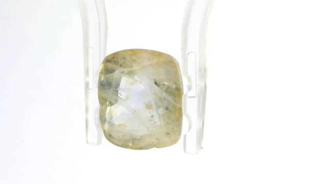 Srilankan Peetambari Sapphire 4.36 Carat — video