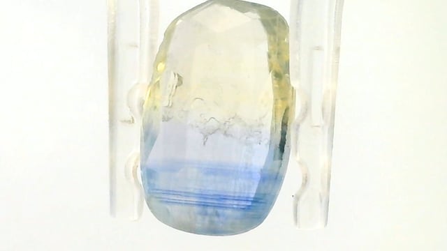 Srilankan Bi-color Sapphire 3.03 Carat — video