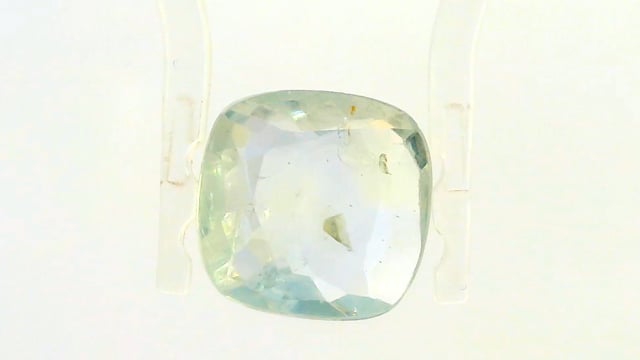 Srilankan Peetambari Sapphire 4.00 Carat — video