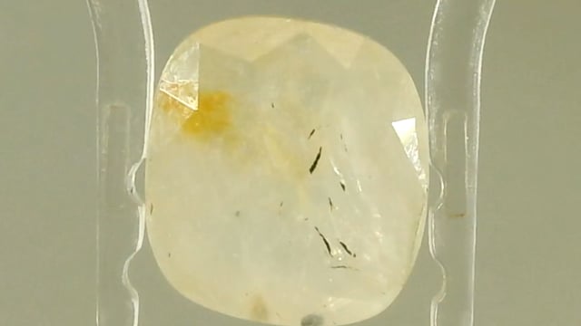 Burma Peetambari Sapphire 5.42 Carat — video