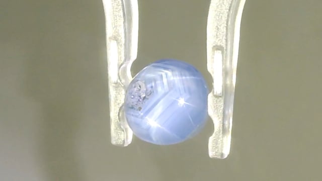 Srilankan Star Sapphire 3.30 Carat — video