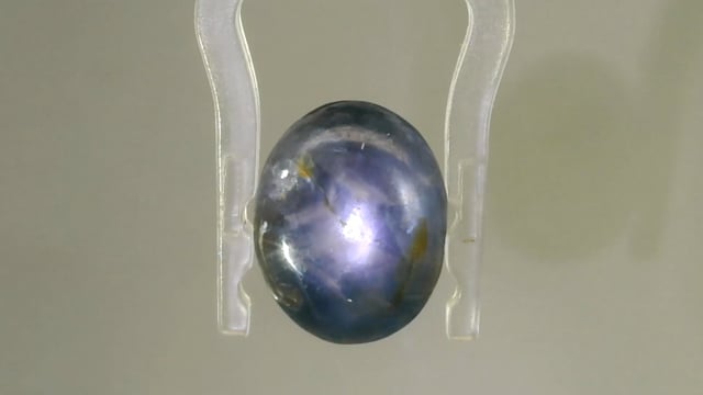 Srilankan Star Sapphire 7.49 Carat — video