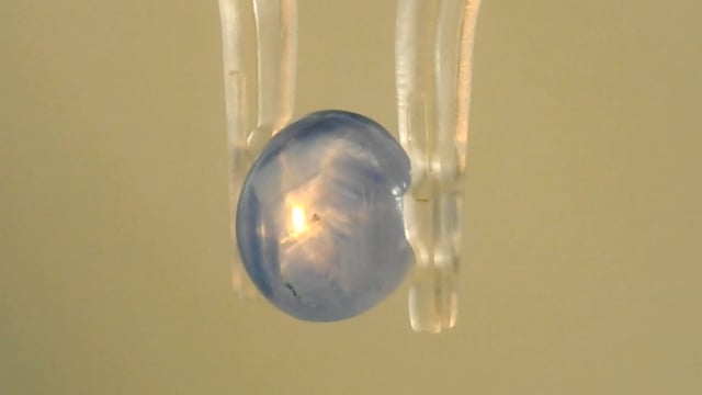 Srilankan Star Sapphire 4.06 Carat — video