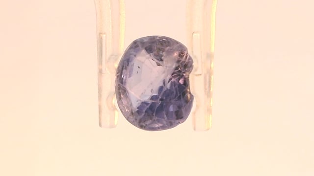 Srilankan Colour-Change Sapphire 3.60 Carat — video
