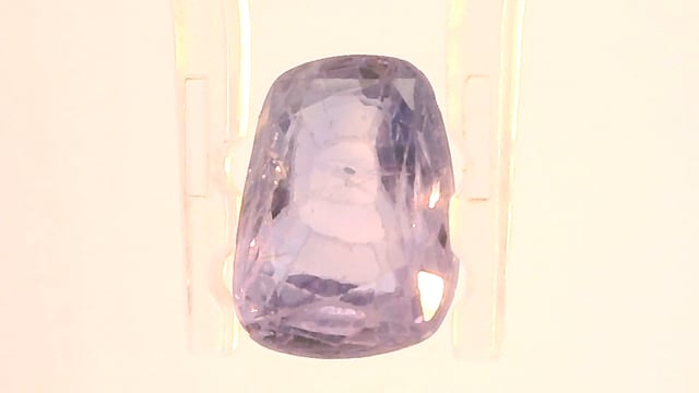 Srilankan Colour-Change Sapphire 3.68 Carat — video